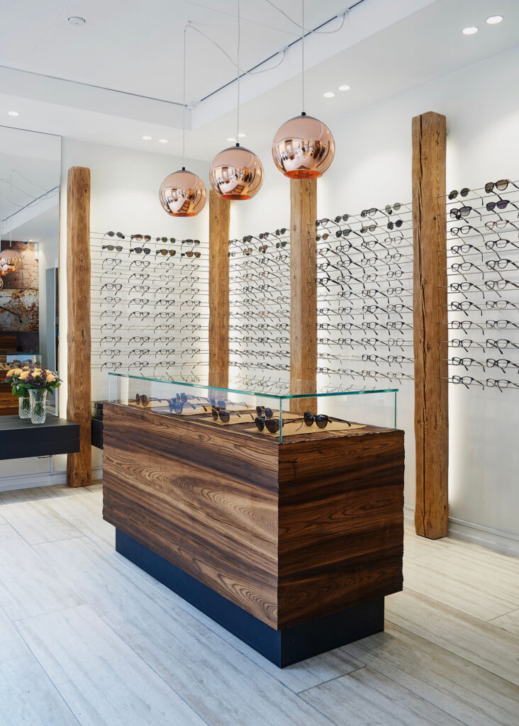 brillebutik ilkjær optiker butiksinventar