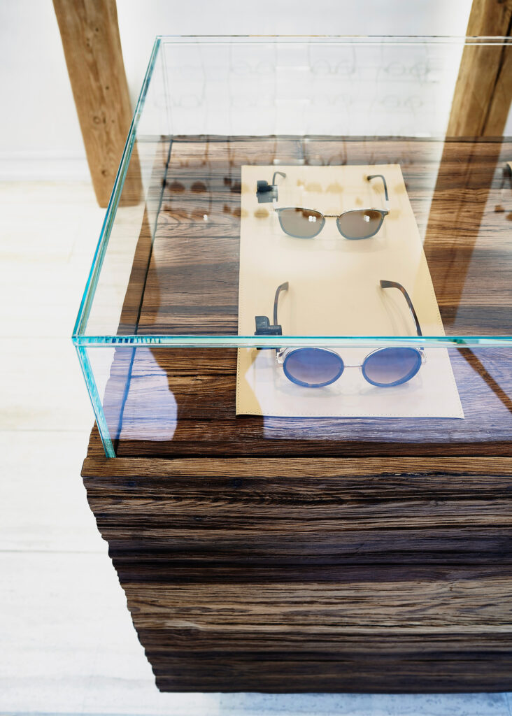 brillebutik ilkjær optiker butiksinventar