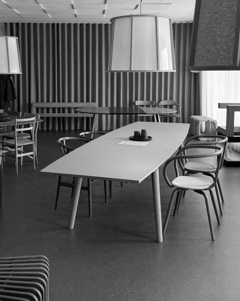 Kjeldtoft møbelsnedkeri showroom